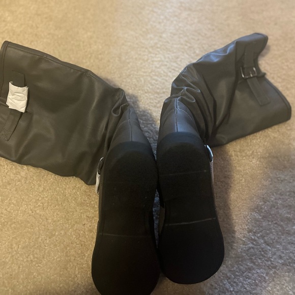 Boots - Picture 7 of 12